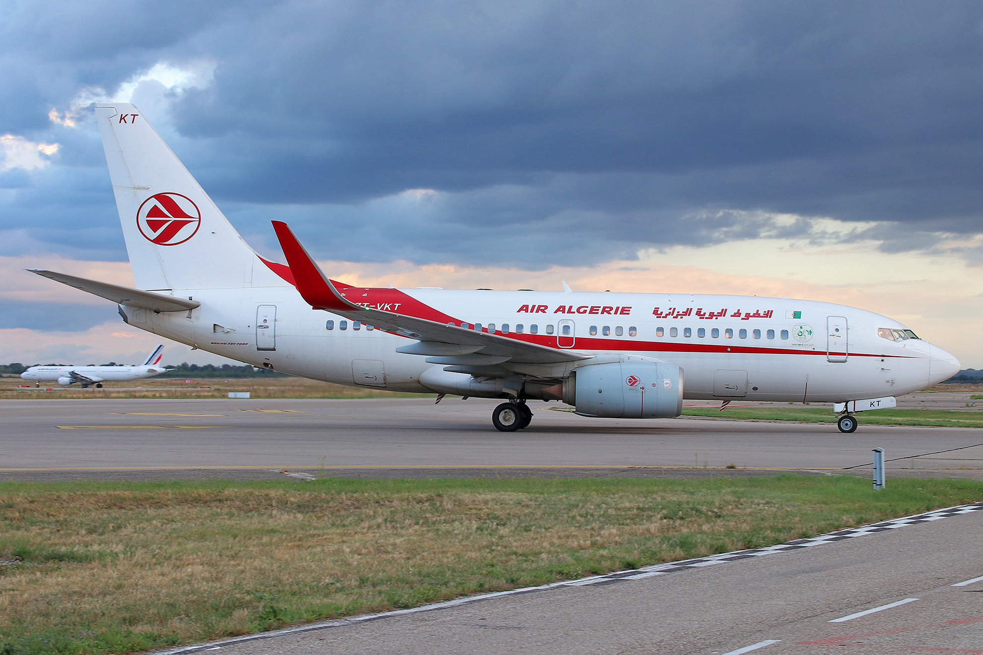 ./assets/img/aircraft/7T-DAH-B737-1.jpg