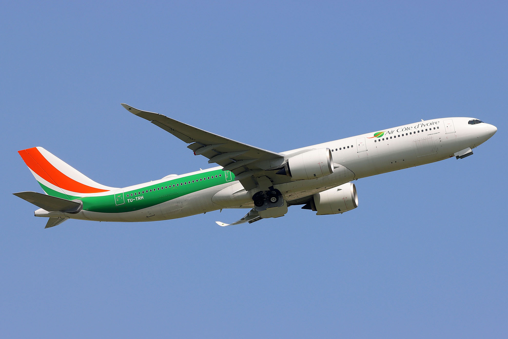 ./assets/img/aircraft/TU-VRE-A339-1.jpg