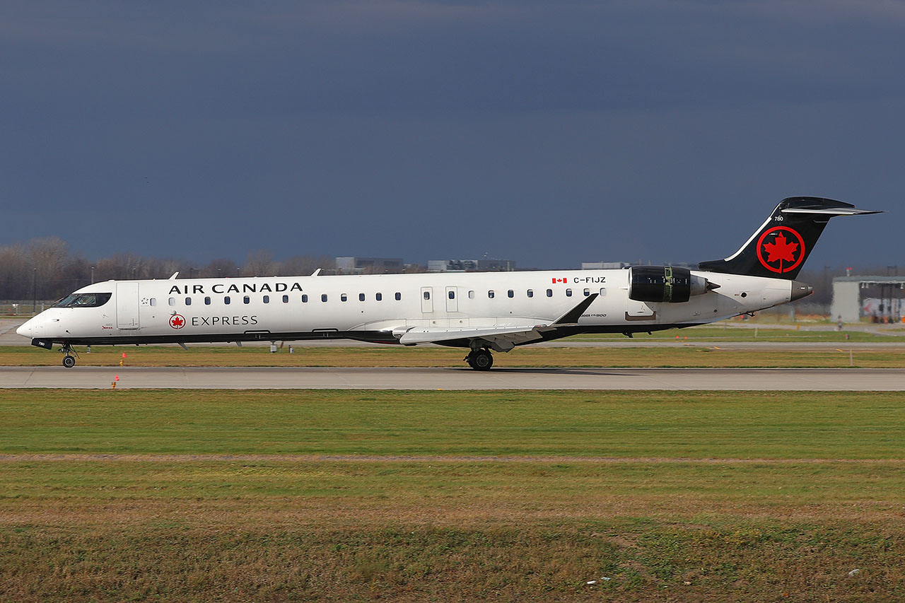 ./assets/img/aircraft/C-JZA-CRJ9-1.jpg