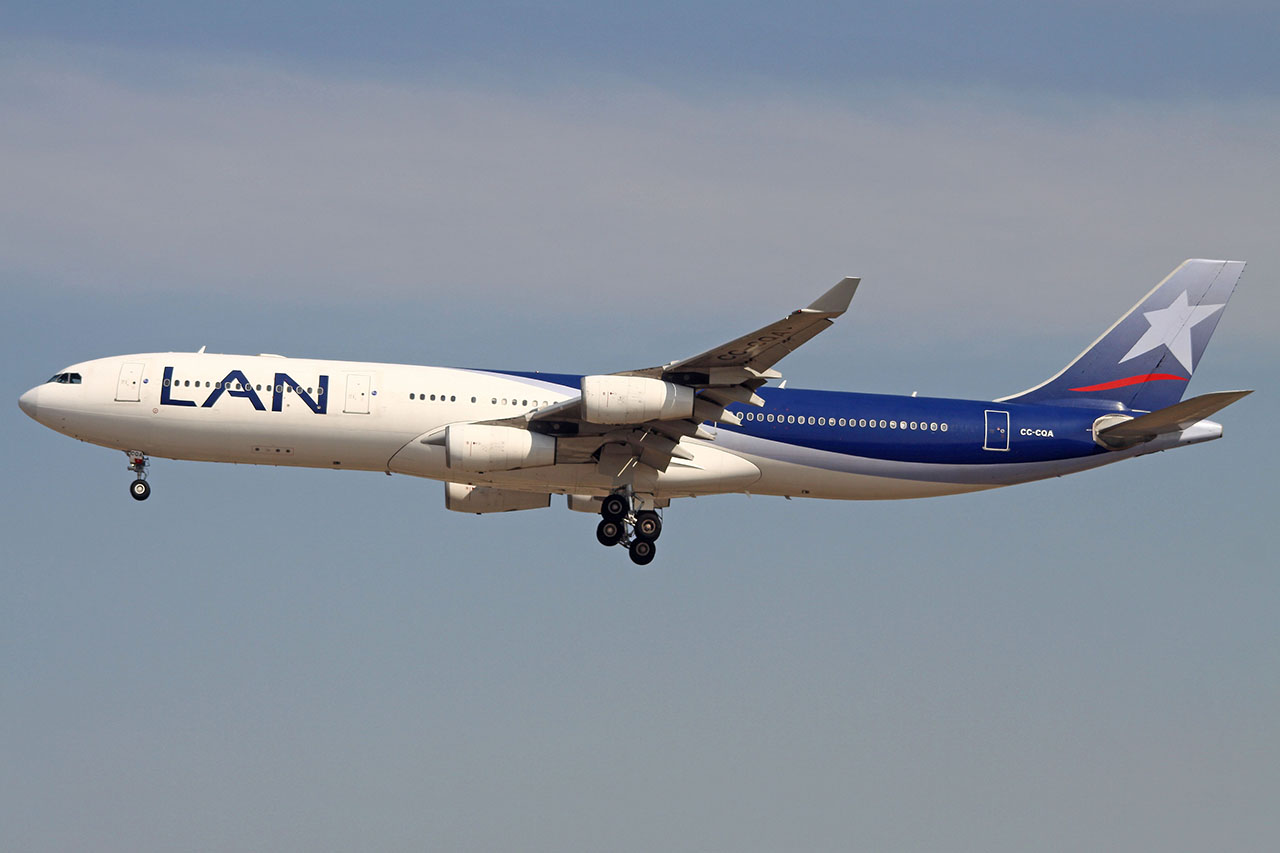 ./assets/img/aircraft/CC-LAN-A343-1.jpg