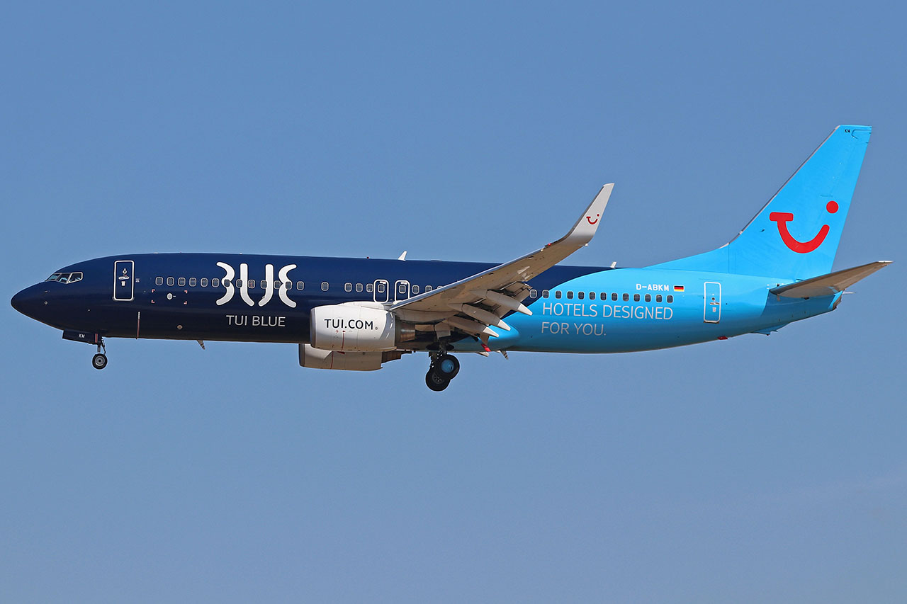 ./assets/img/aircraft/D-TUI-B738-10.jpg