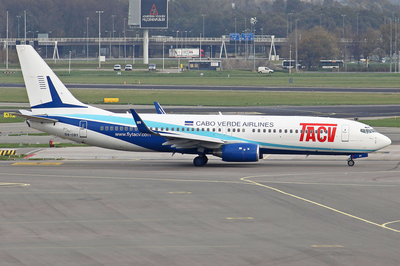 ./assets/img/aircraft/D4-TCV-B738-1.jpg