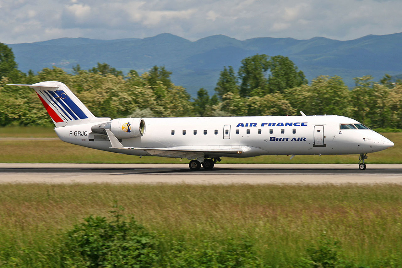 ./assets/img/aircraft/F-BZH-CRJ1-1.jpg