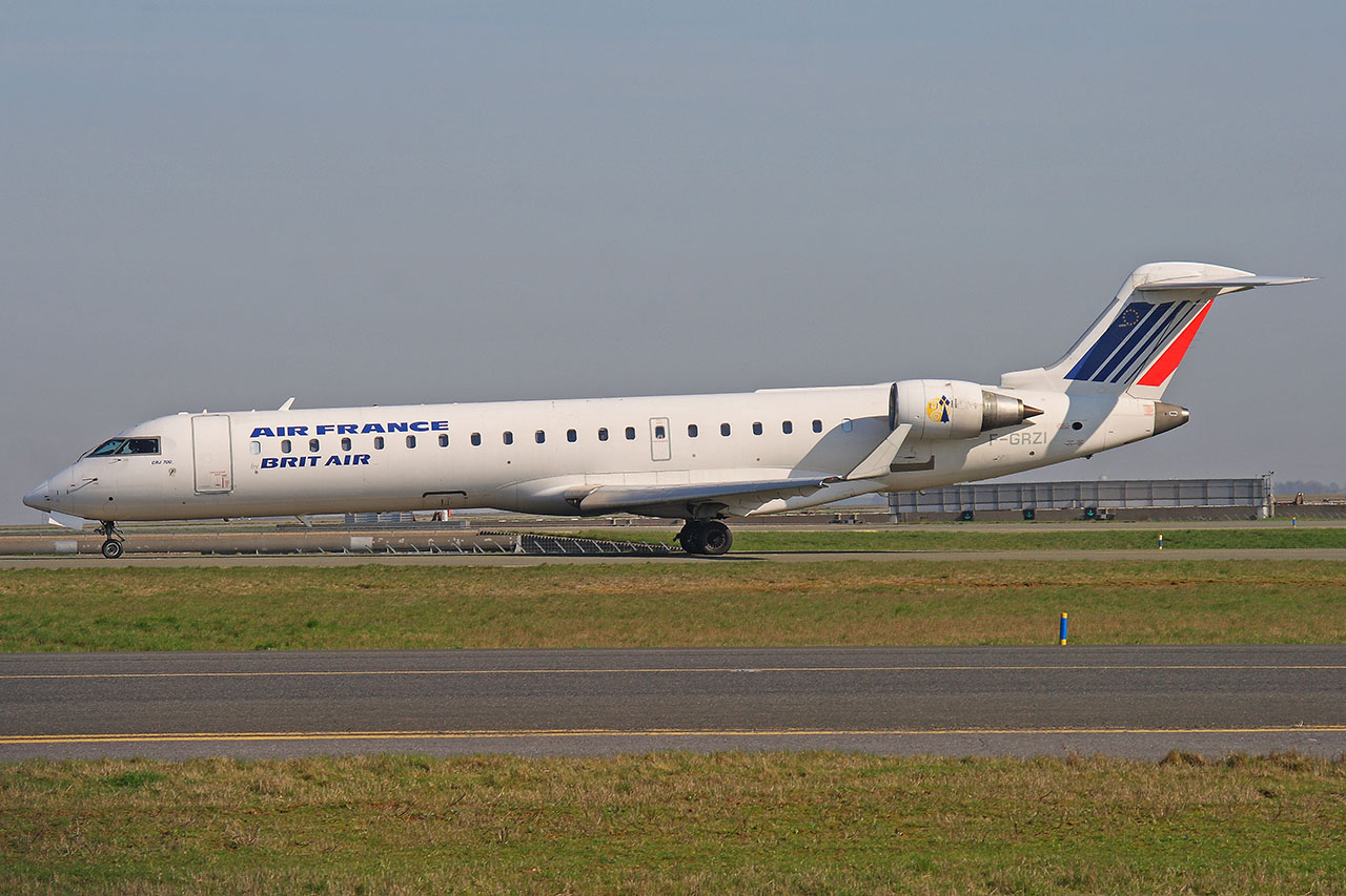 ./assets/img/aircraft/F-BZH-CRJ7-1.jpg