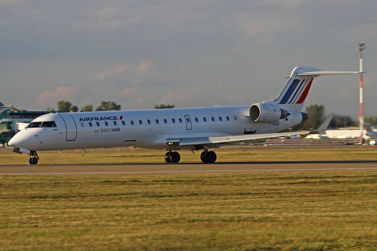 ./assets/img/aircraft/F-BZH-CRJ7-3.jpg