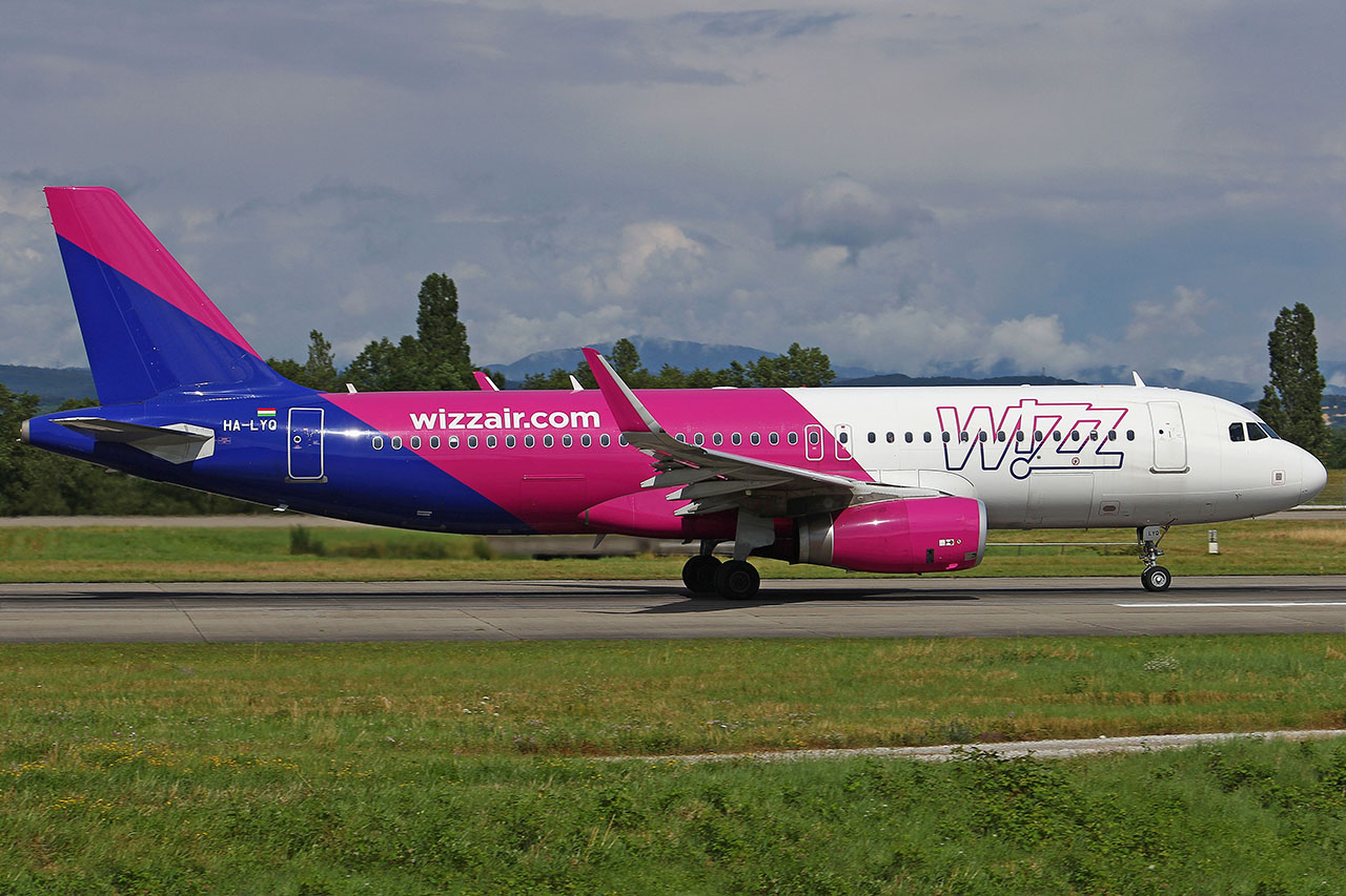 ./assets/img/aircraft/HA-WZZ-A320-4.jpg