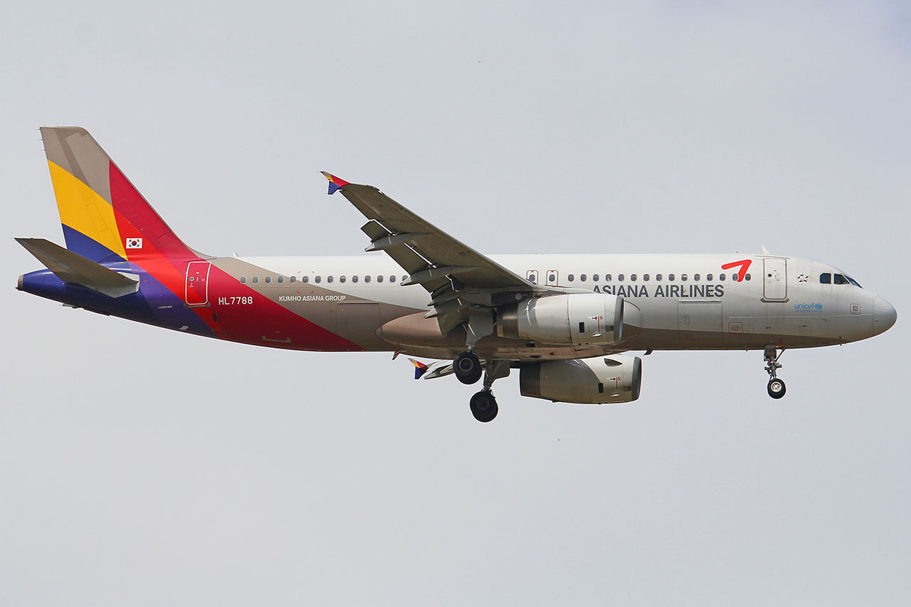 ./assets/img/aircraft/HL-AAR-A320-1.jpg