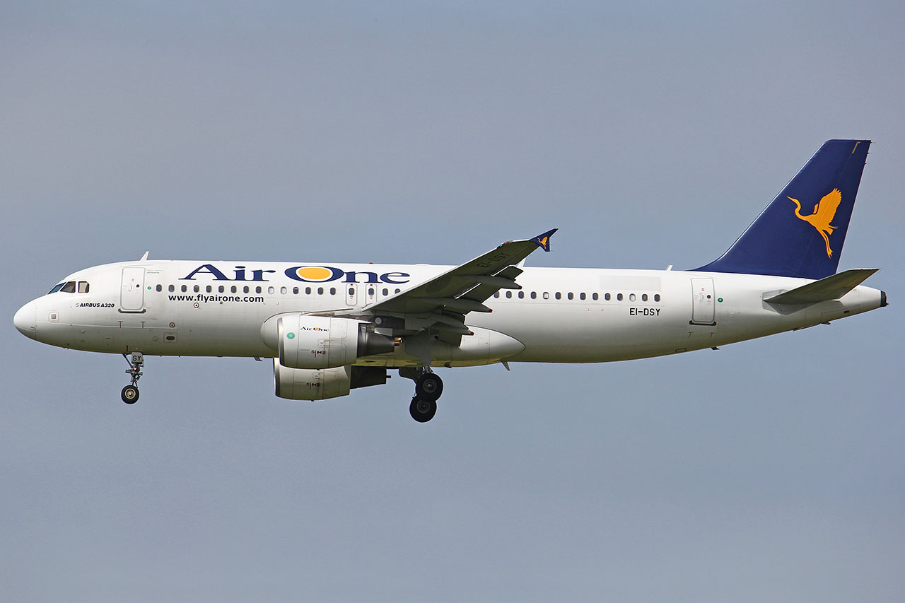 ./assets/img/aircraft/I-ADH-A320-1.jpg