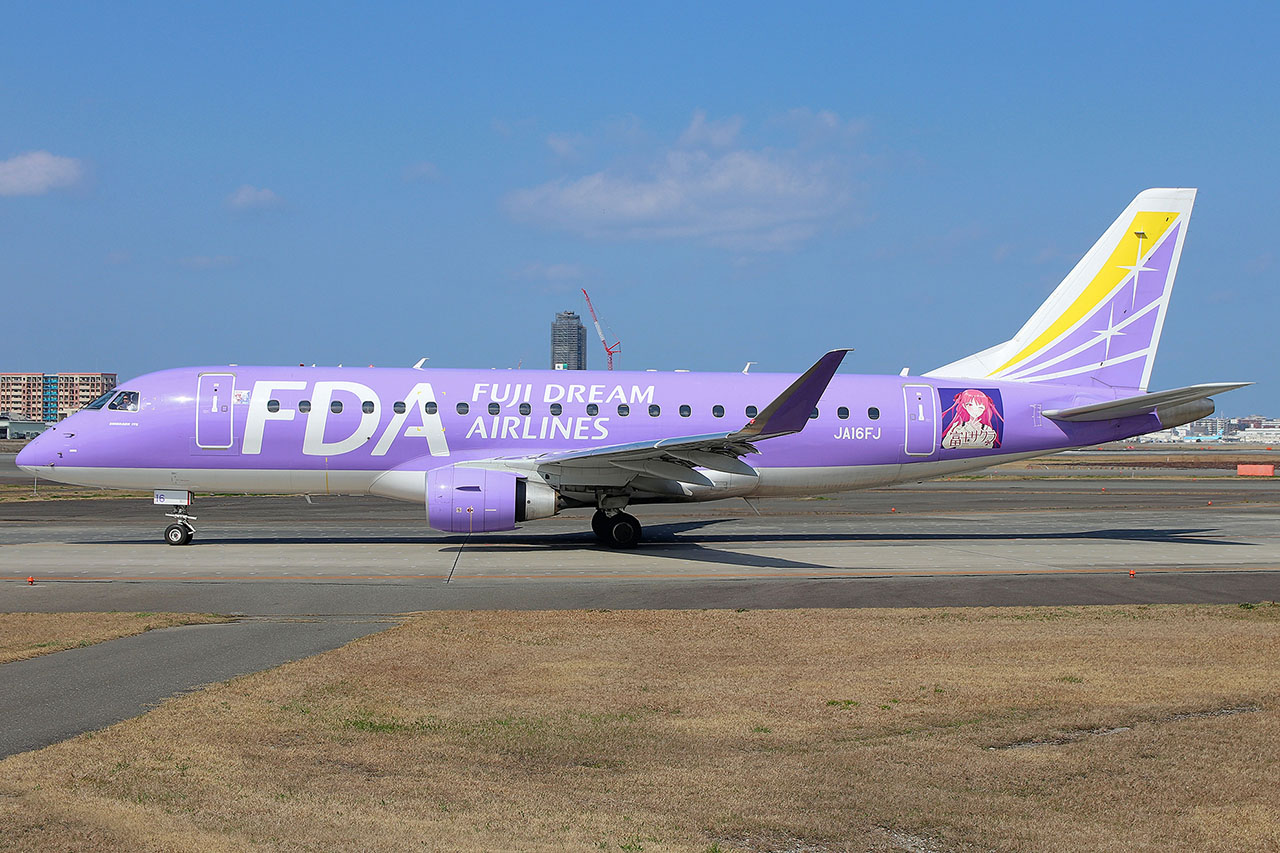 ./assets/img/aircraft/JA-FDA-E175-5.jpg