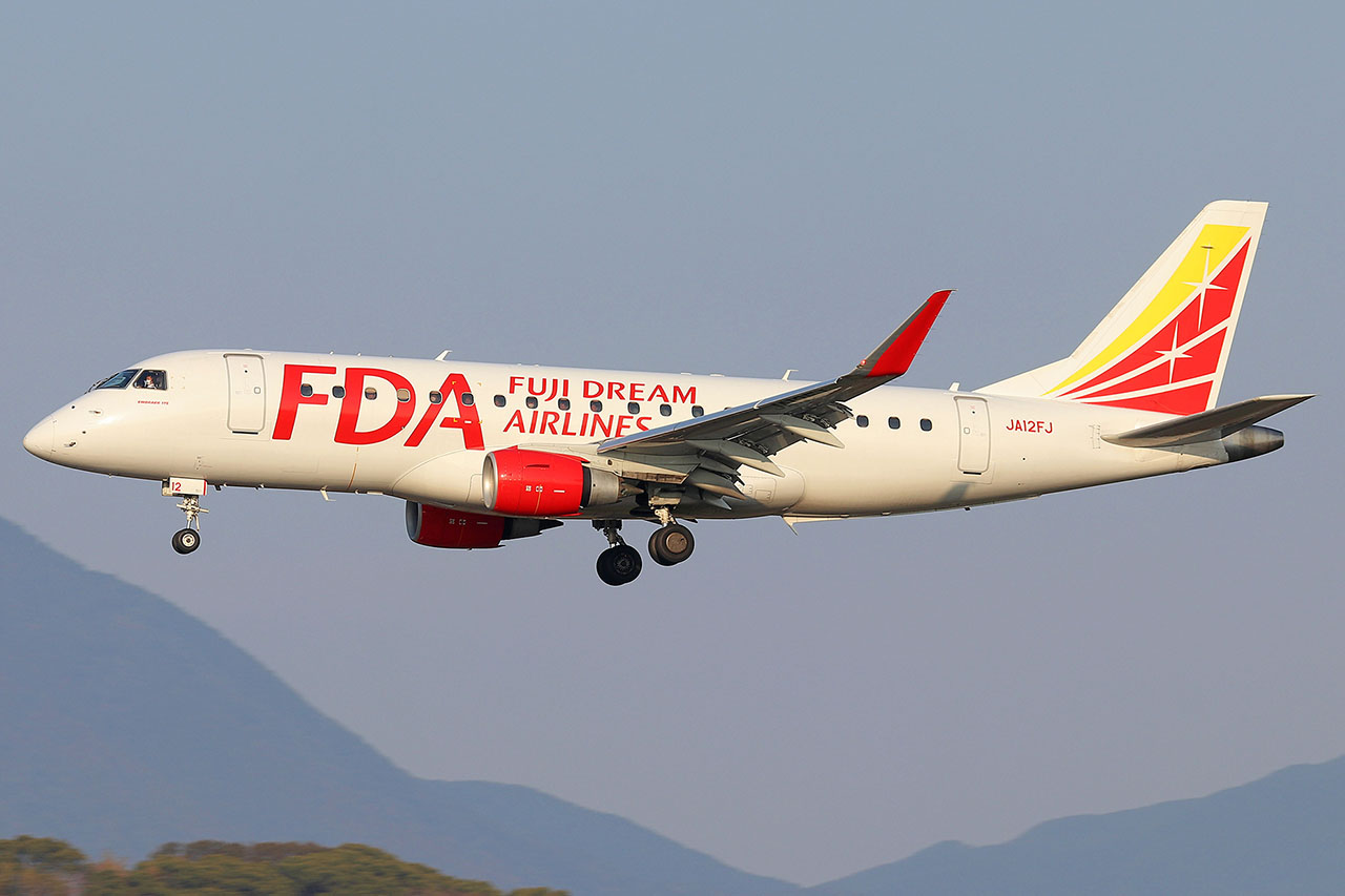 ./assets/img/aircraft/JA-FDA-E175-6.jpg