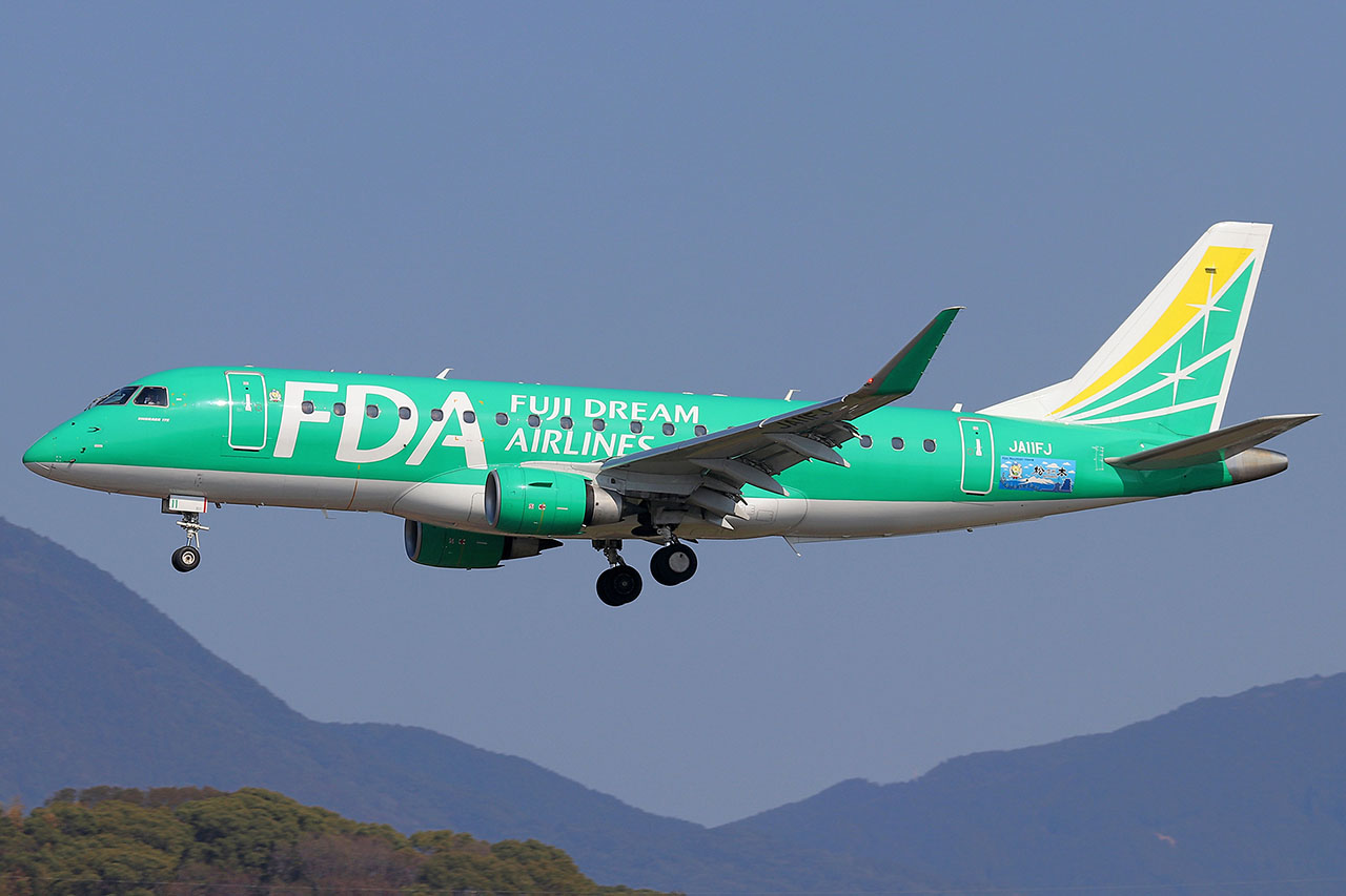 ./assets/img/aircraft/JA-FDA-E175-8.jpg