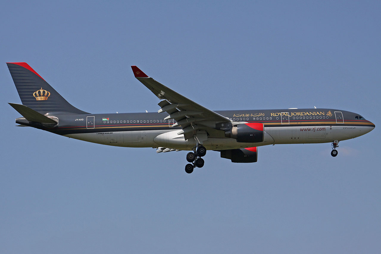 ./assets/img/aircraft/JY-RJA-A332-1.jpg