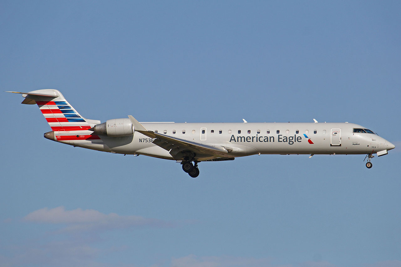 ./assets/img/aircraft/N-EGF-CRJ7-1.jpg