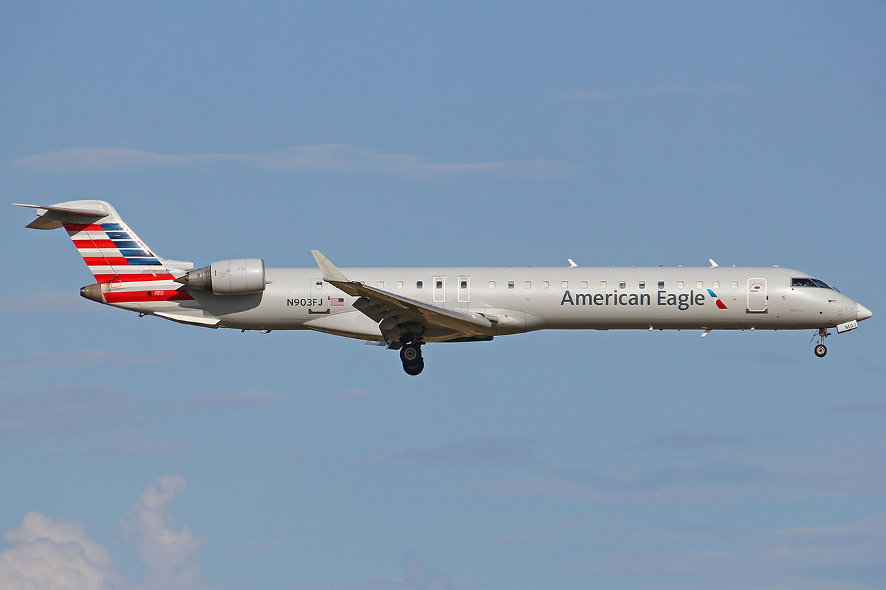 ./assets/img/aircraft/N-EGF-CRJ9-1.jpg