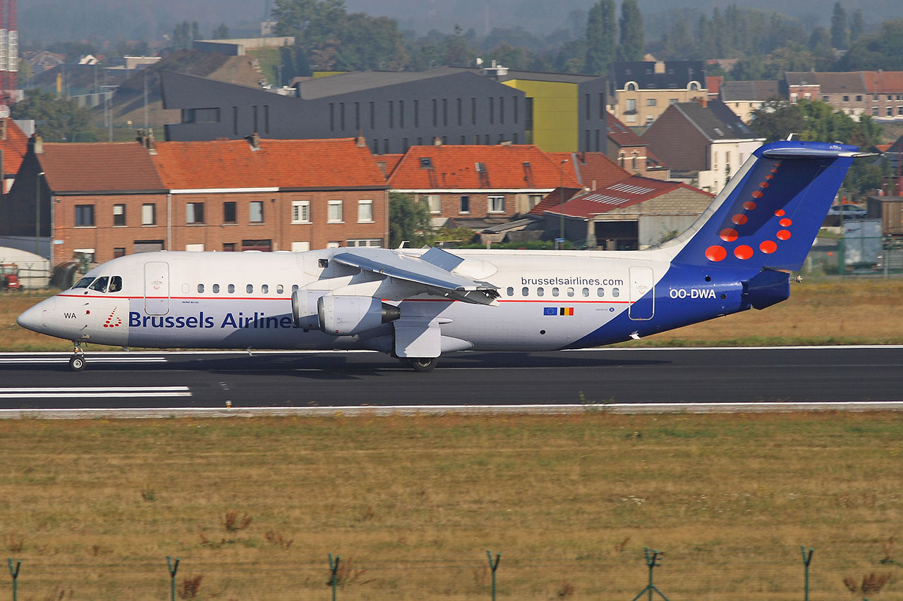 ./assets/img/aircraft/OO-BEL-RJ100-1.jpg