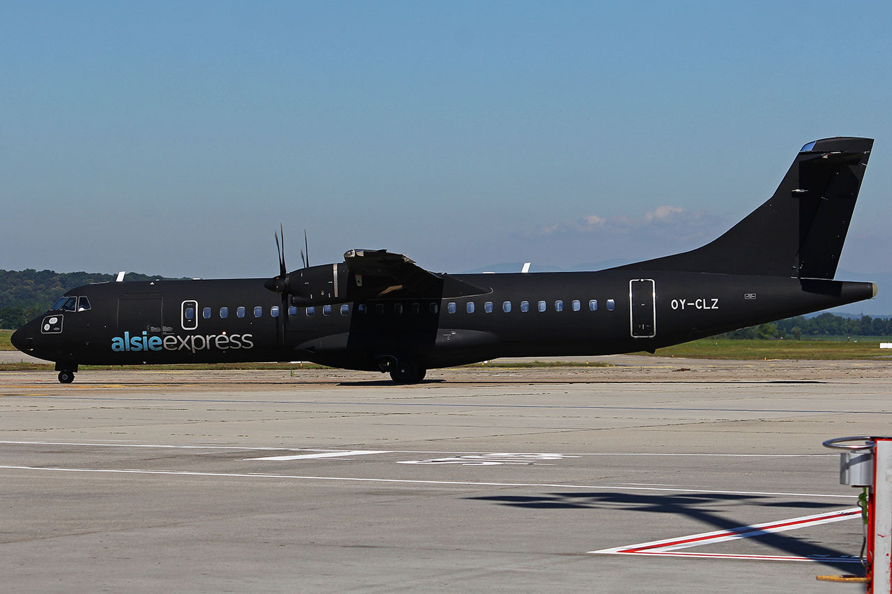 ./assets/img/aircraft/OY-MMD-ATR72-1.jpg