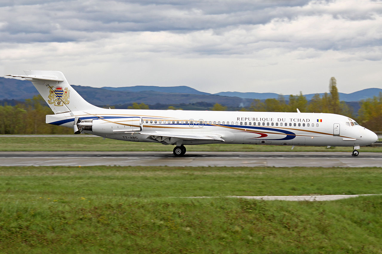 ./assets/img/aircraft/TT-450-MD87-1.jpg