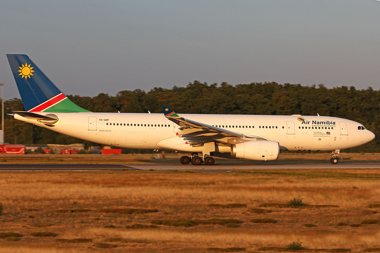 ./assets/img/aircraft/V5-NMB-A332-1.jpg