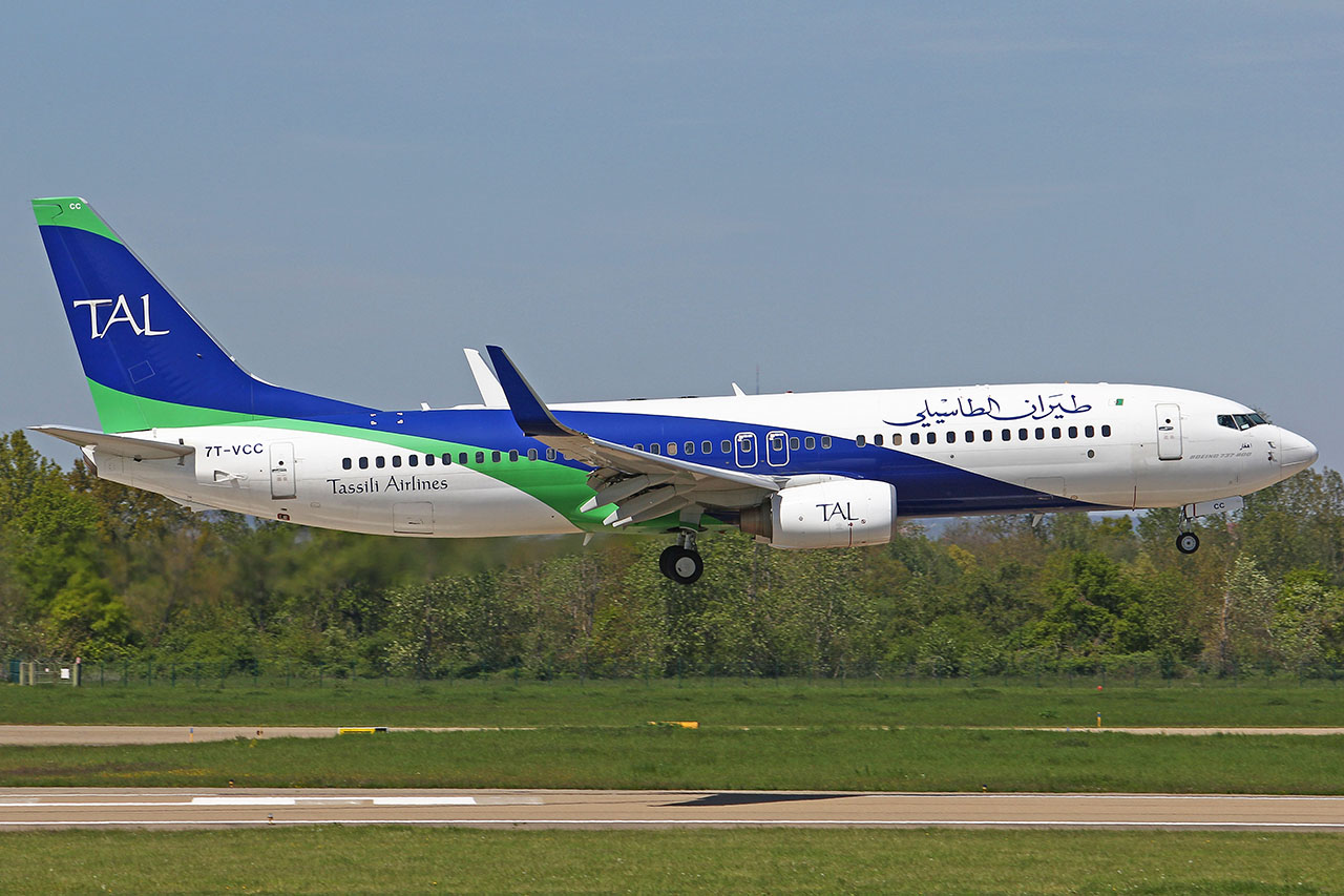 ./assets/img/aircraft/7T-DTH-B738-1.jpg