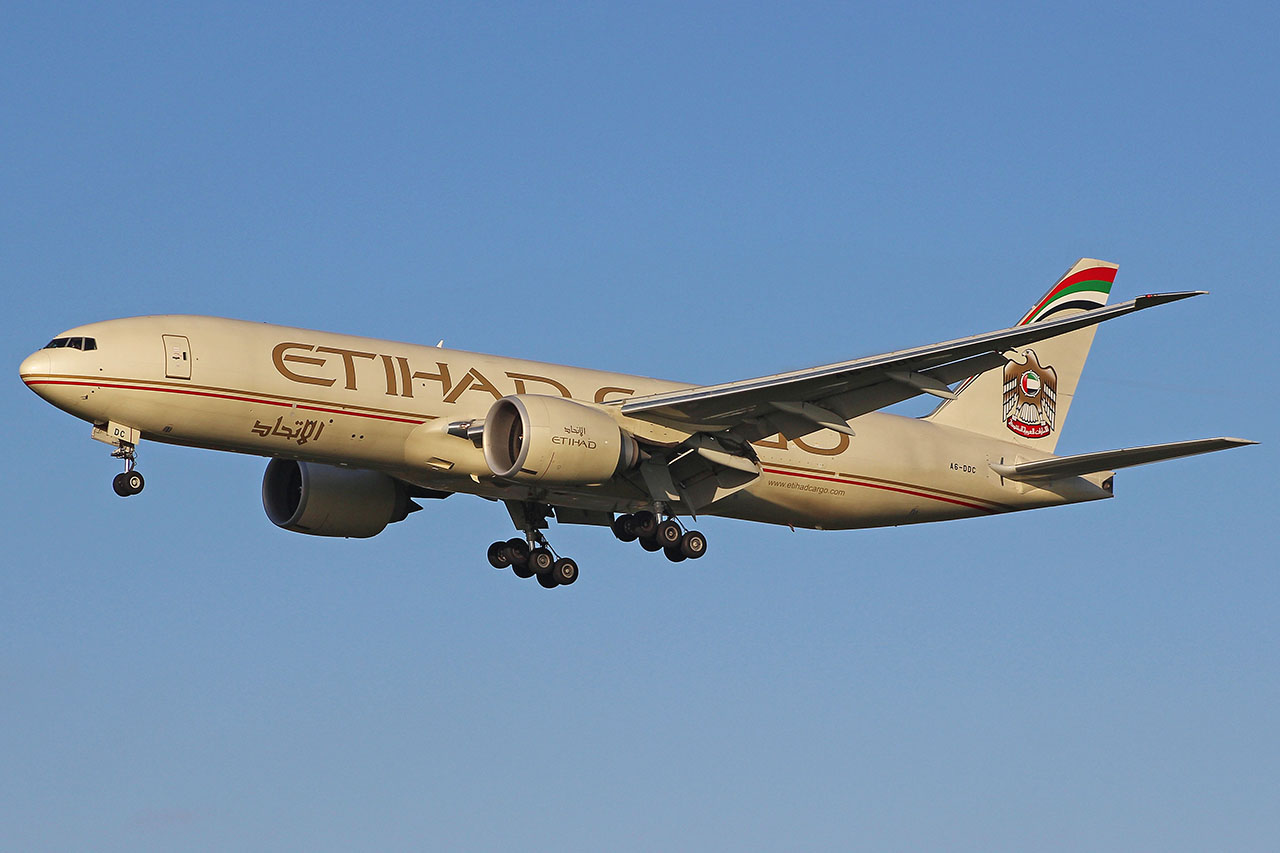 ./assets/img/aircraft/A6-ETD-B772-3.jpg