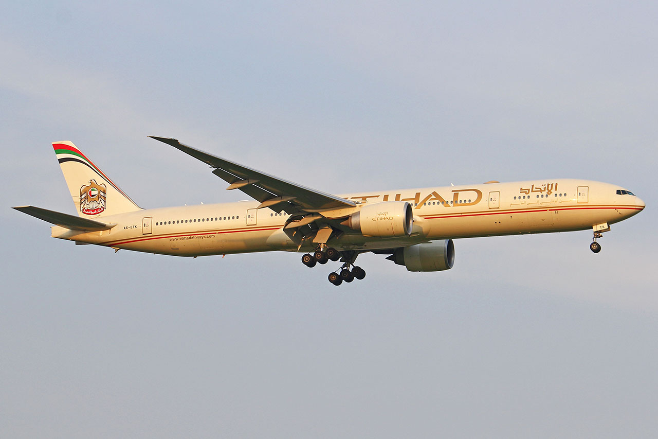 ./assets/img/aircraft/A6-ETD-B773-1.jpg