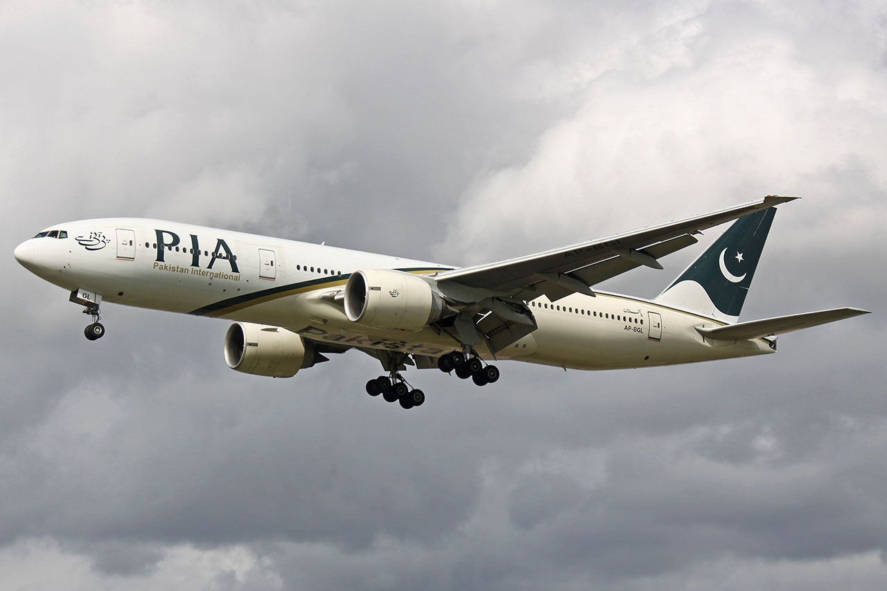 ./assets/img/aircraft/AP-PIA-B772-1.jpg