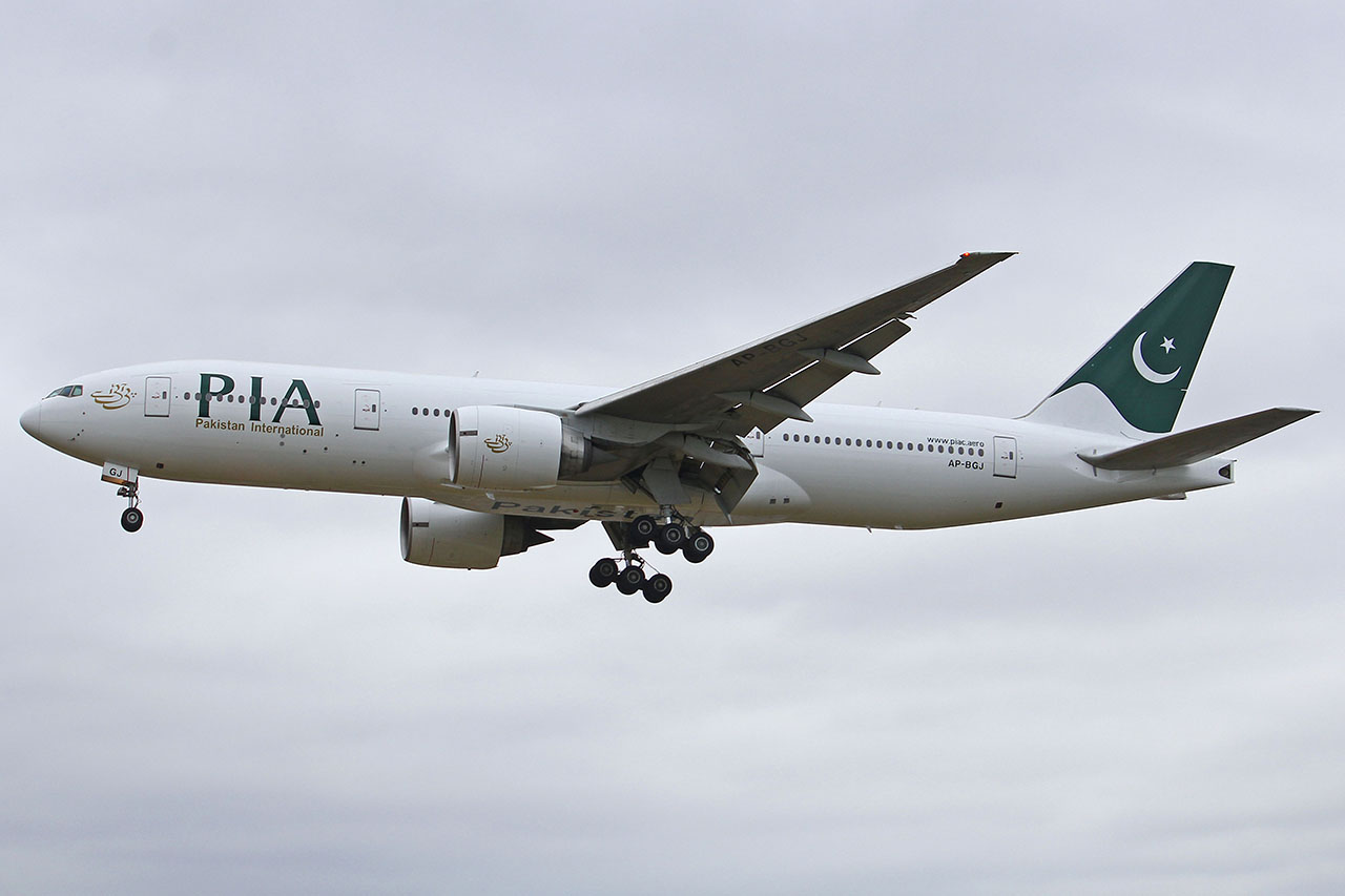 ./assets/img/aircraft/AP-PIA-B772-3.jpg