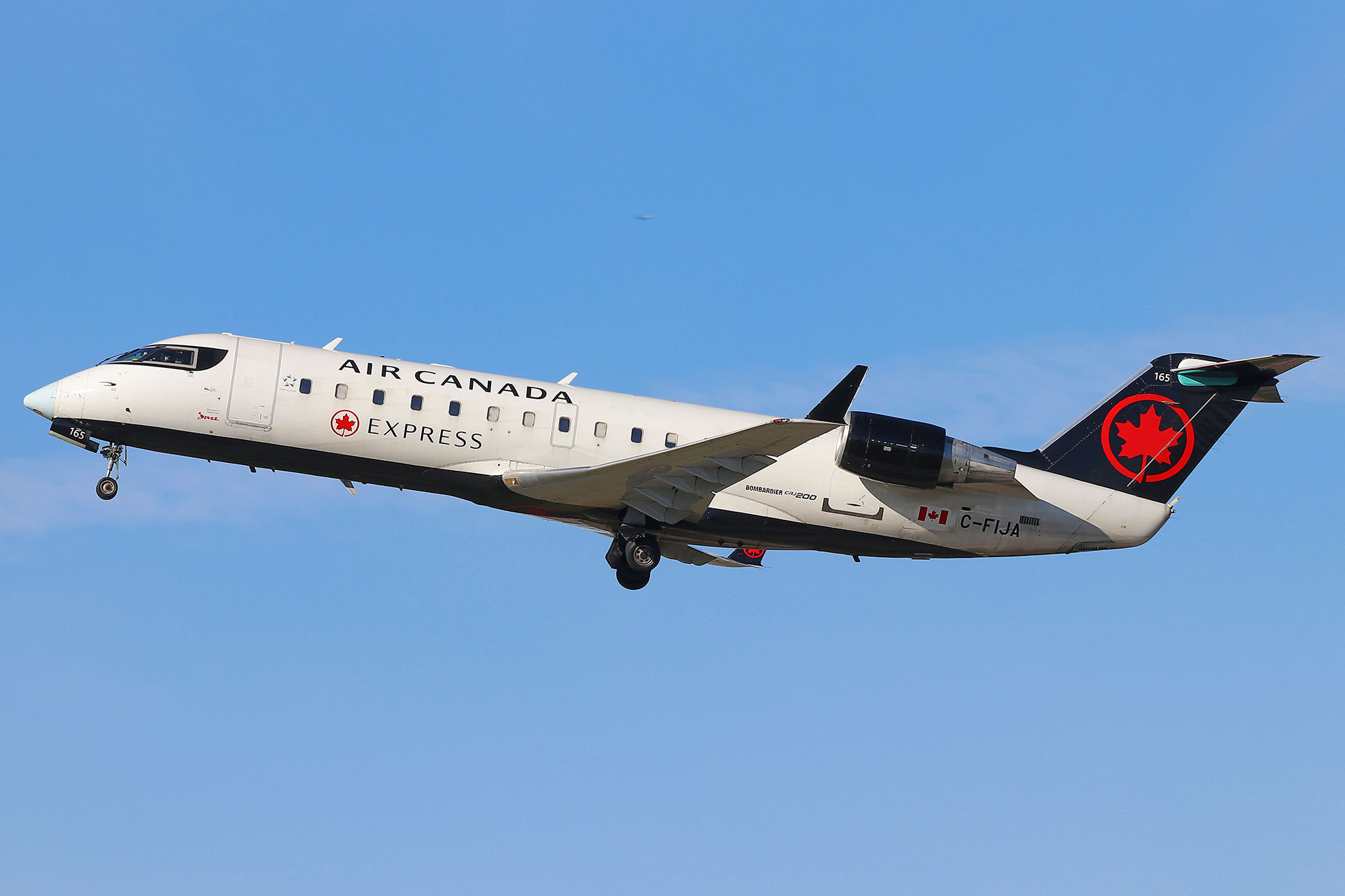 ./assets/img/aircraft/C-JZA-CRJ2-2.jpg