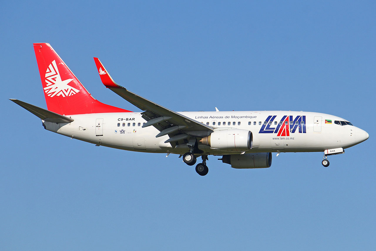 ./assets/img/aircraft/C9-LAM-B737-1.jpg