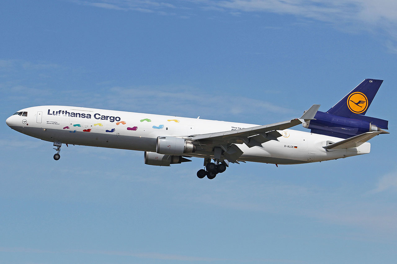 ./assets/img/aircraft/D-GEC-MD11-3.jpg