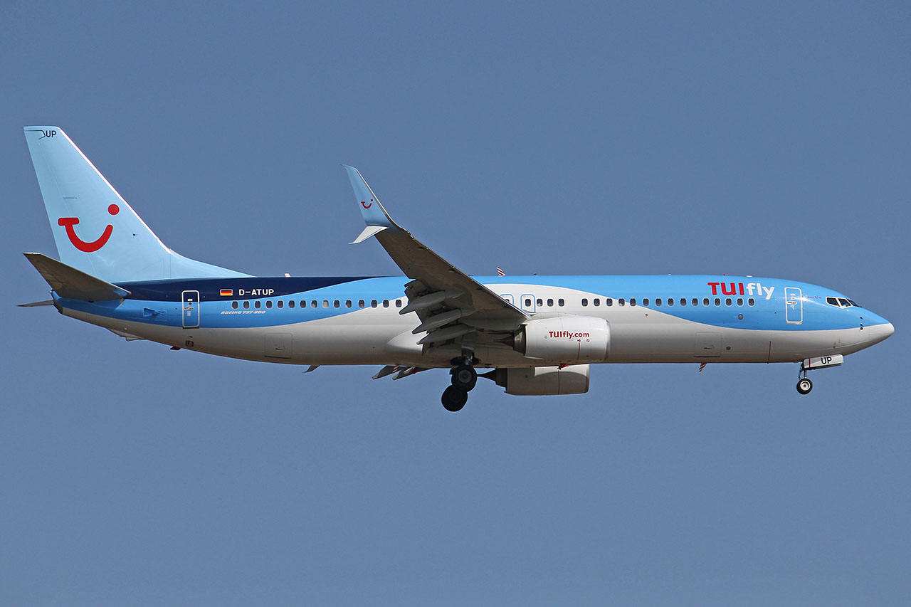 ./assets/img/aircraft/D-TUI-B738-1.jpg