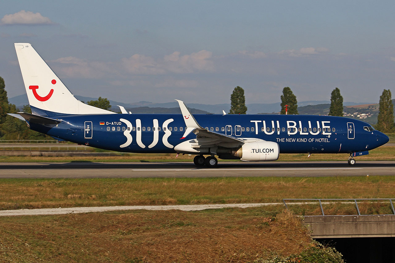 ./assets/img/aircraft/D-TUI-B738-11.jpg