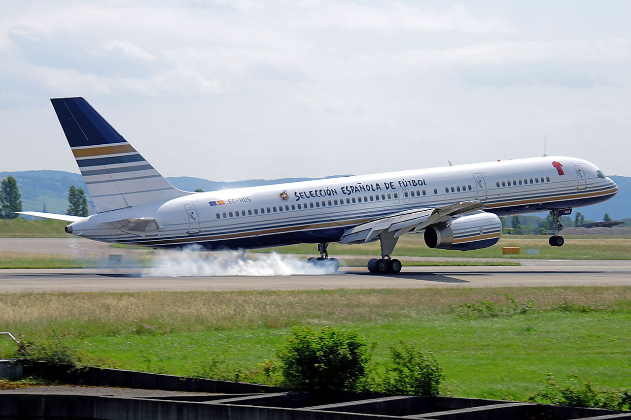 ./assets/img/aircraft/EC-PVG-B752-2.jpg