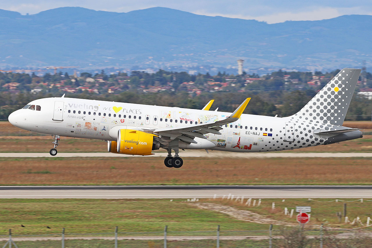 ./assets/img/aircraft/EC-VLG-A320-10.jpg