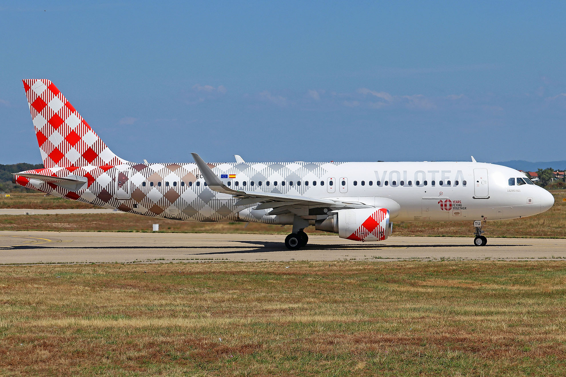 ./assets/img/aircraft/EC-VOE-A320-2.jpg