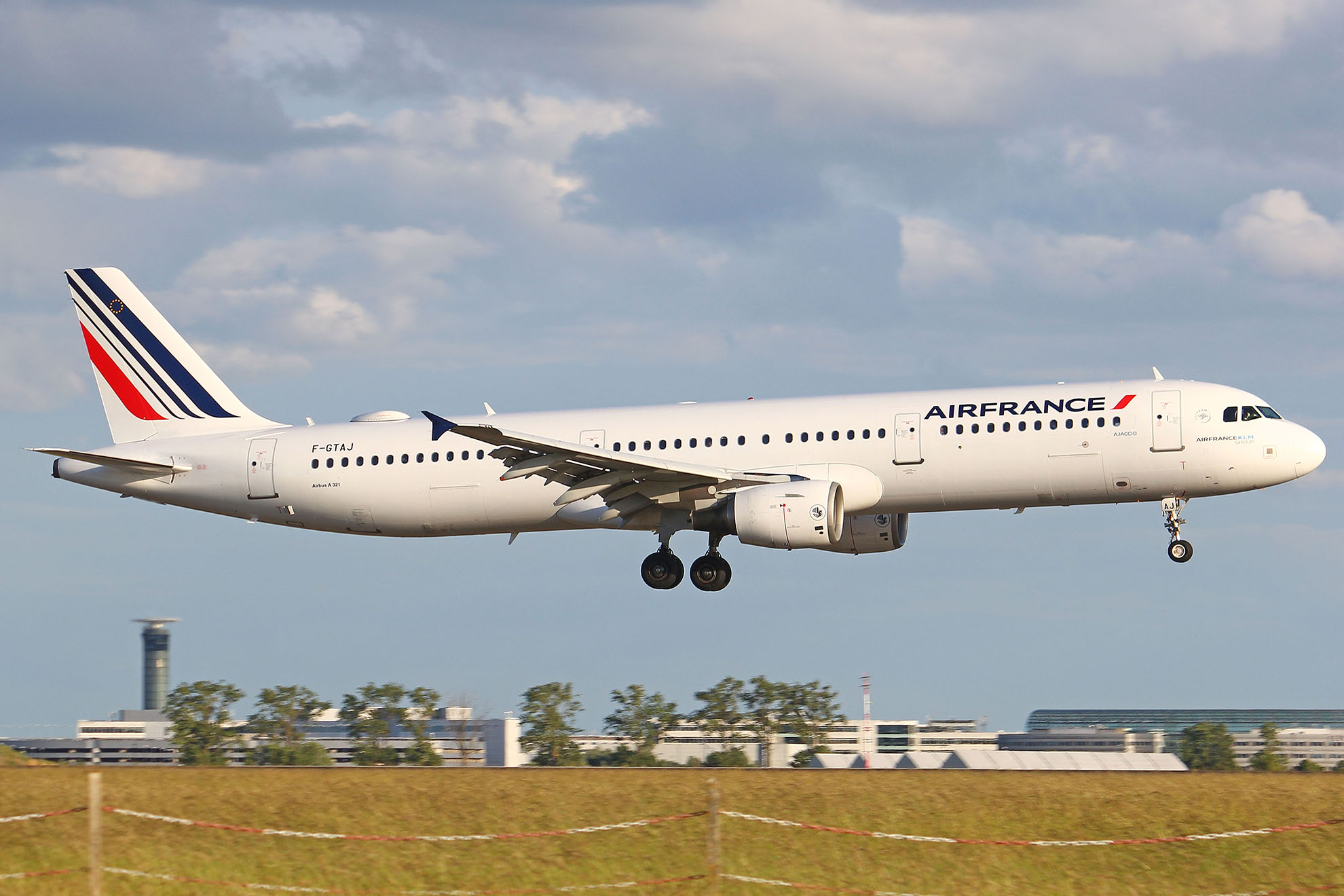 ./assets/img/aircraft/F-AFR-A321-1.jpg