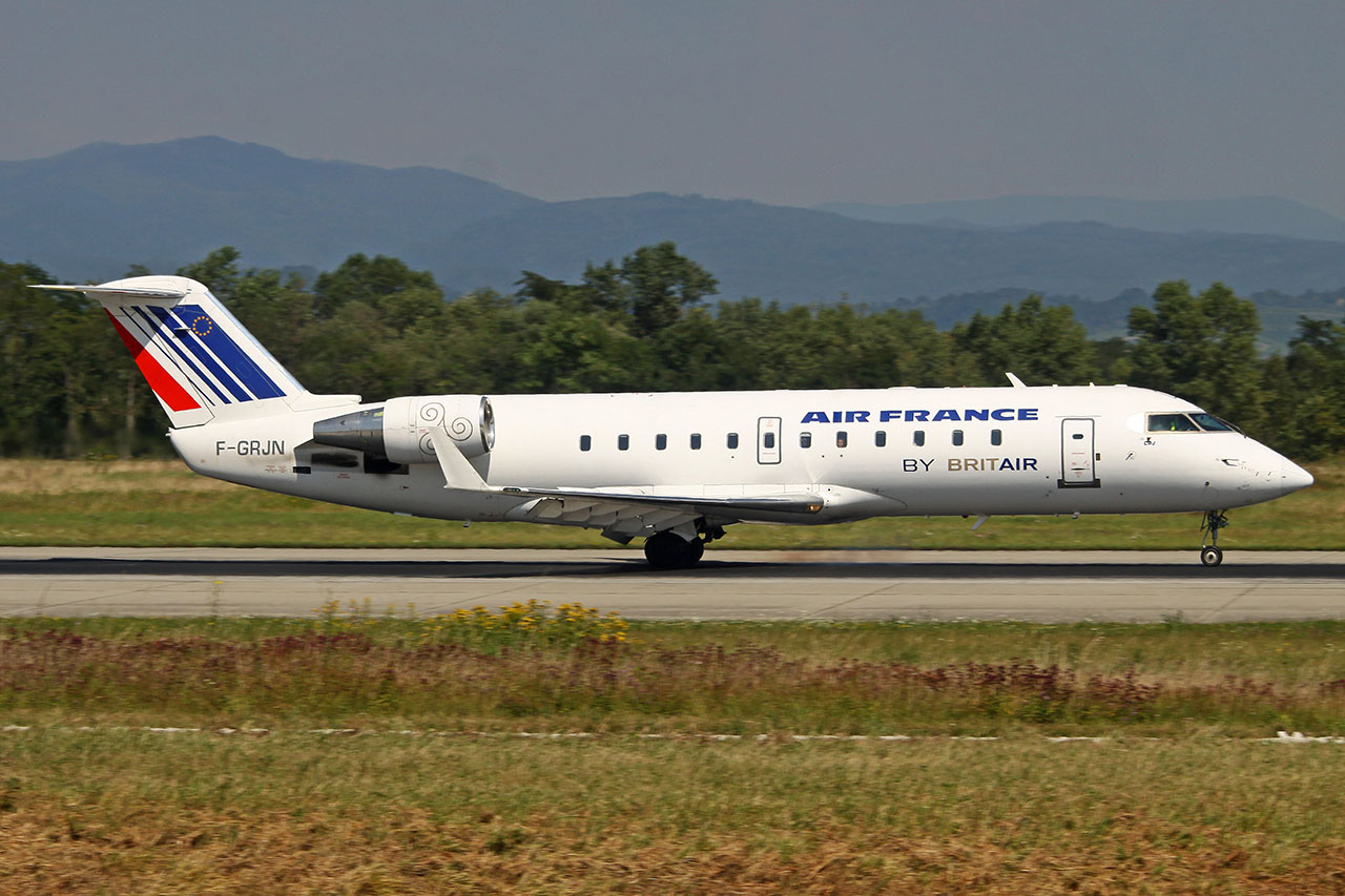 ./assets/img/aircraft/F-BZH-CRJ1-2.jpg