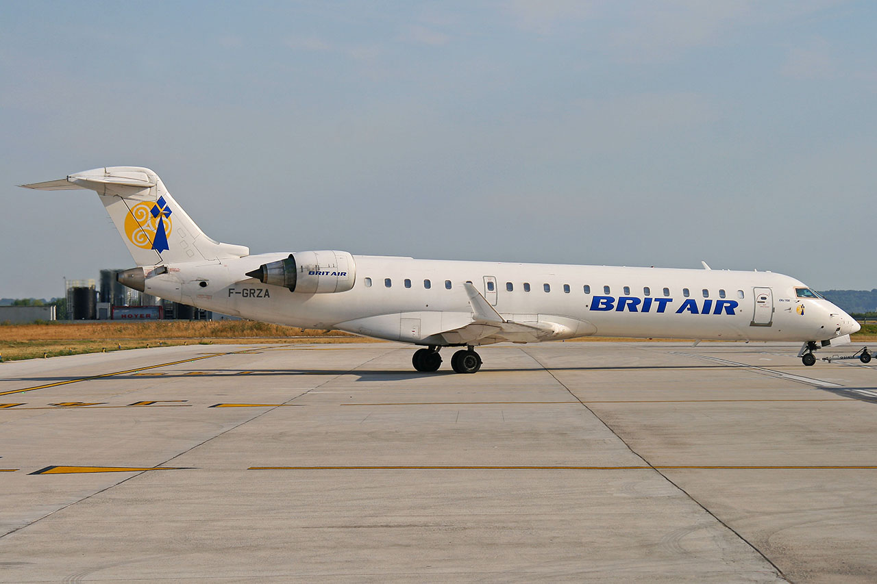 ./assets/img/aircraft/F-BZH-CRJ7-4.jpg