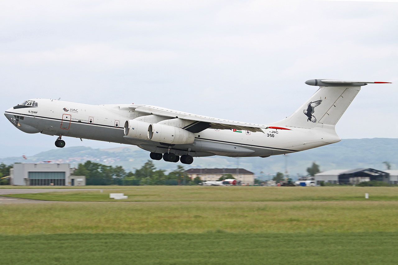 ./assets/img/aircraft/JY-JCI-IL76-1.jpg