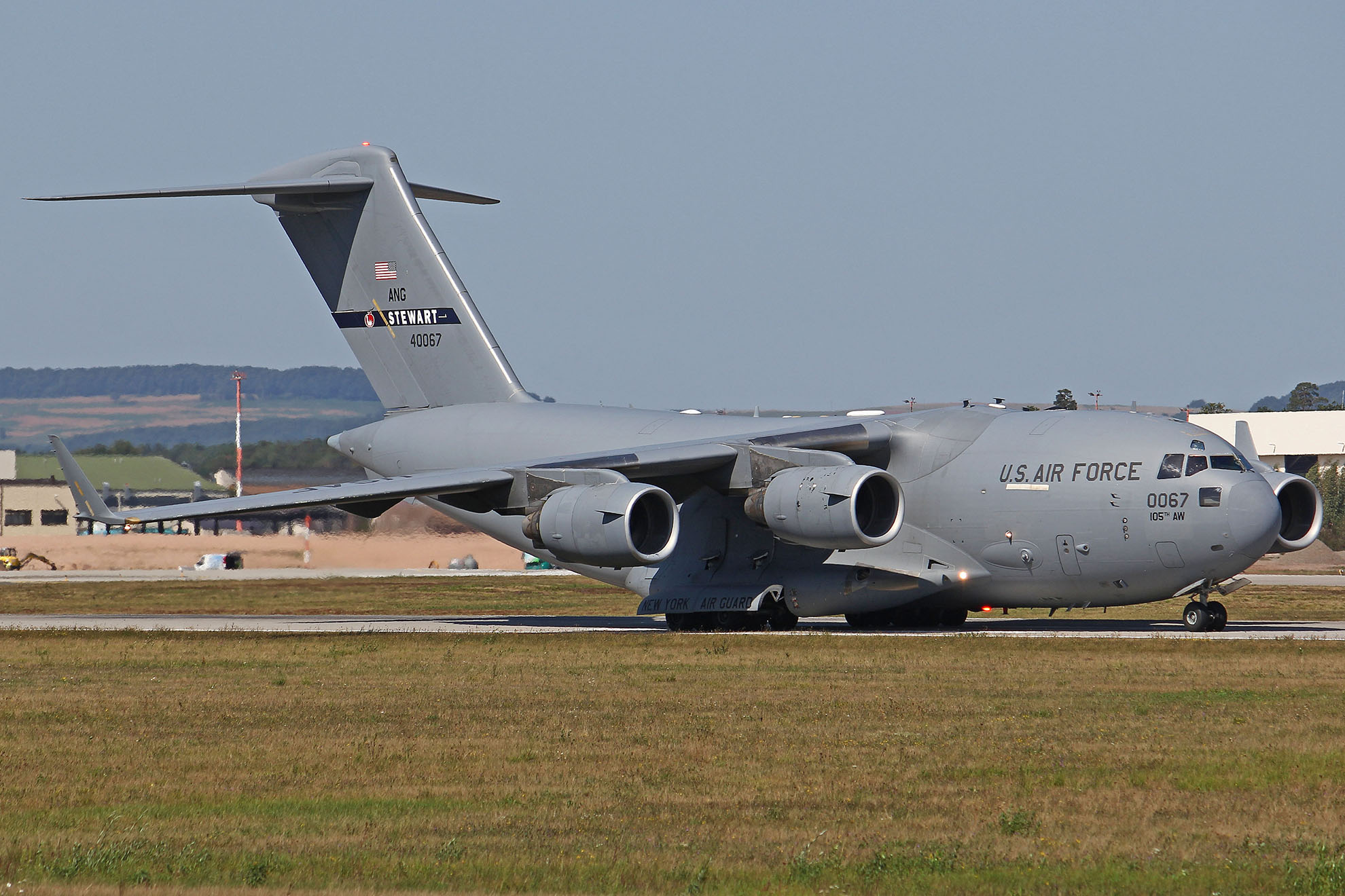 ./assets/img/aircraft/N-450-C17-7.jpg