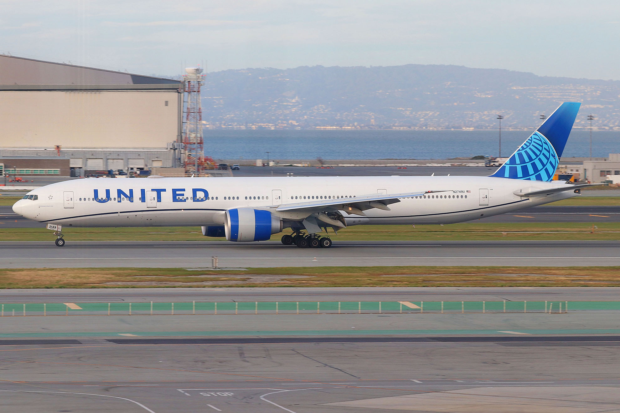 ./assets/img/aircraft/N-UAL-B773-2.jpg