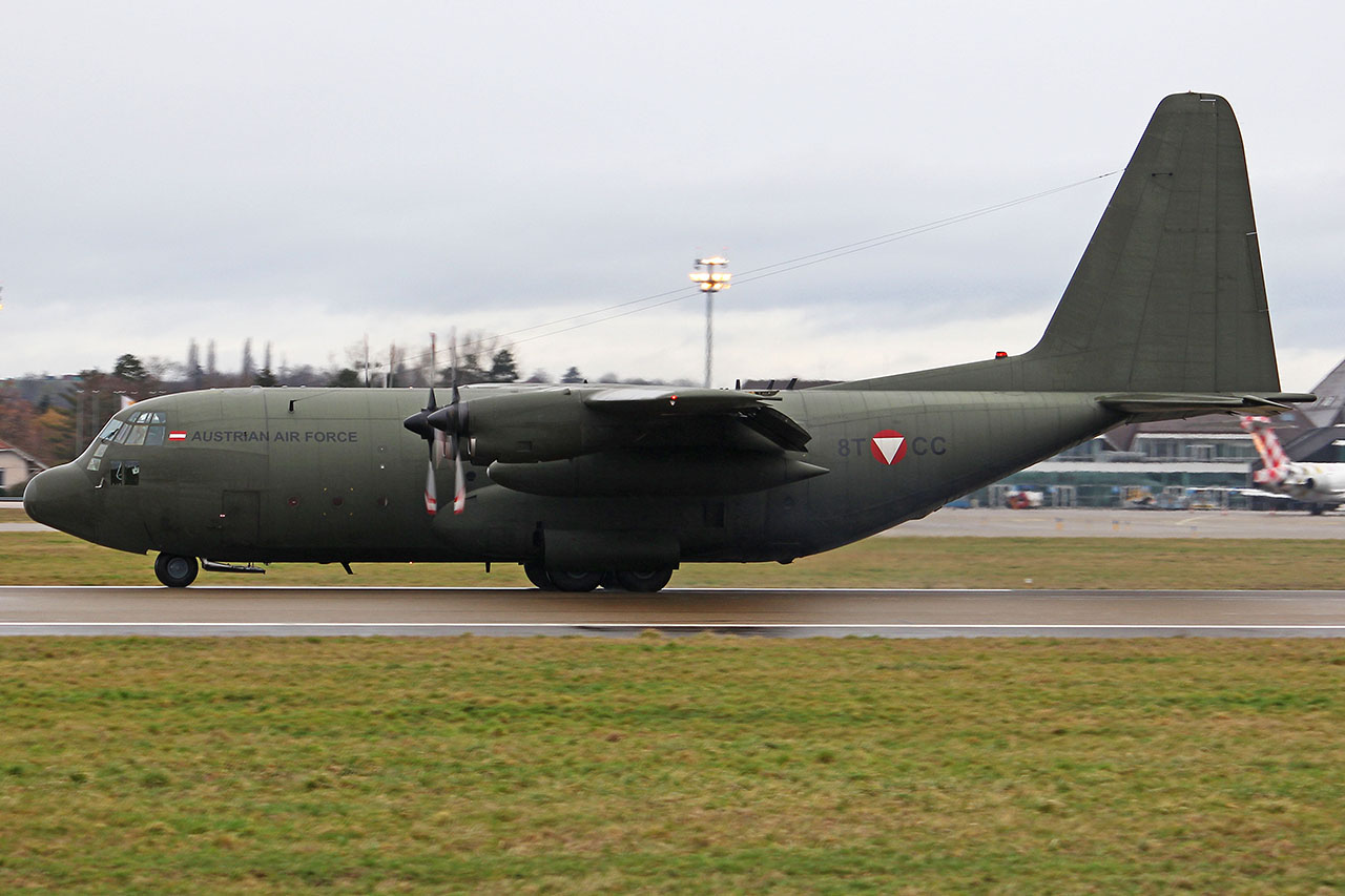 ./assets/img/aircraft/OE-450-C130-1.jpg