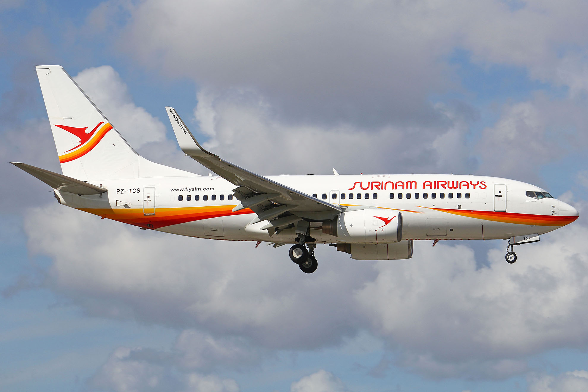 ./assets/img/aircraft/PZ-SLM-B737-1.jpg