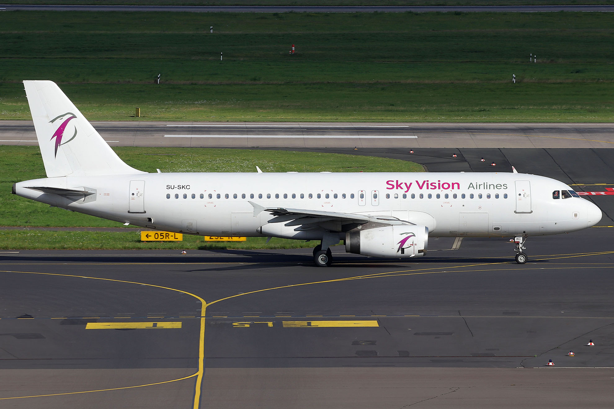 ./assets/img/aircraft/SU-SVI-A320-1.jpg