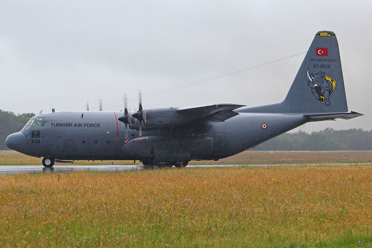 ./assets/img/aircraft/TC-450-C130-1.jpg