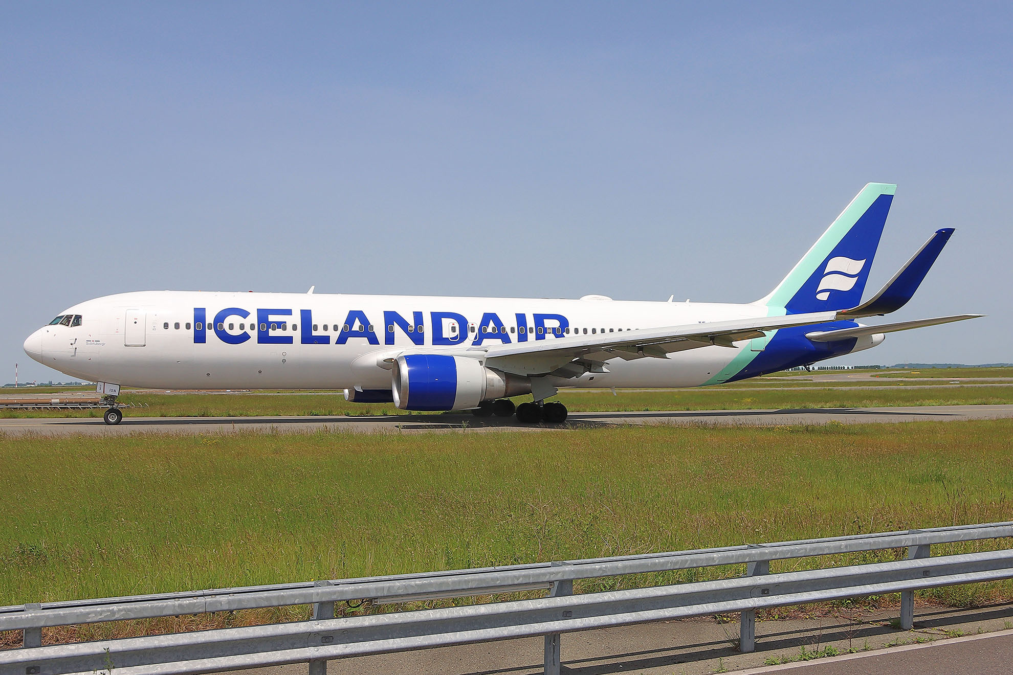 ./assets/img/aircraft/TF-ICE-B763-2.jpg