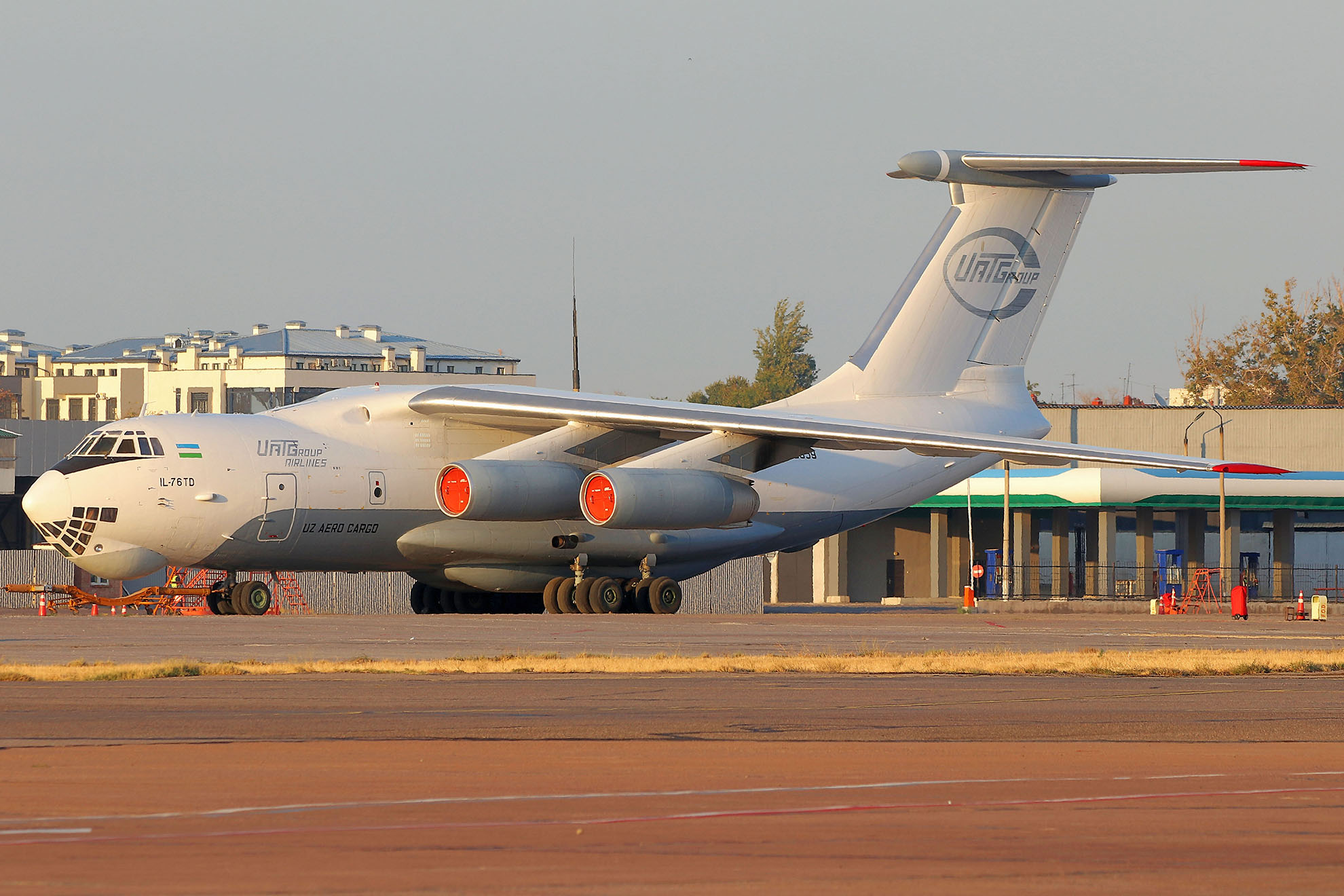 ./assets/img/aircraft/UK-UAT-IL76-1.jpg