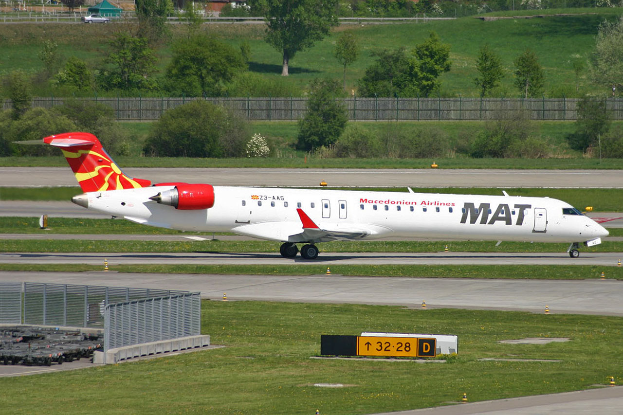 ./assets/img/aircraft/Z3-MAK-CRJ9-1.jpg