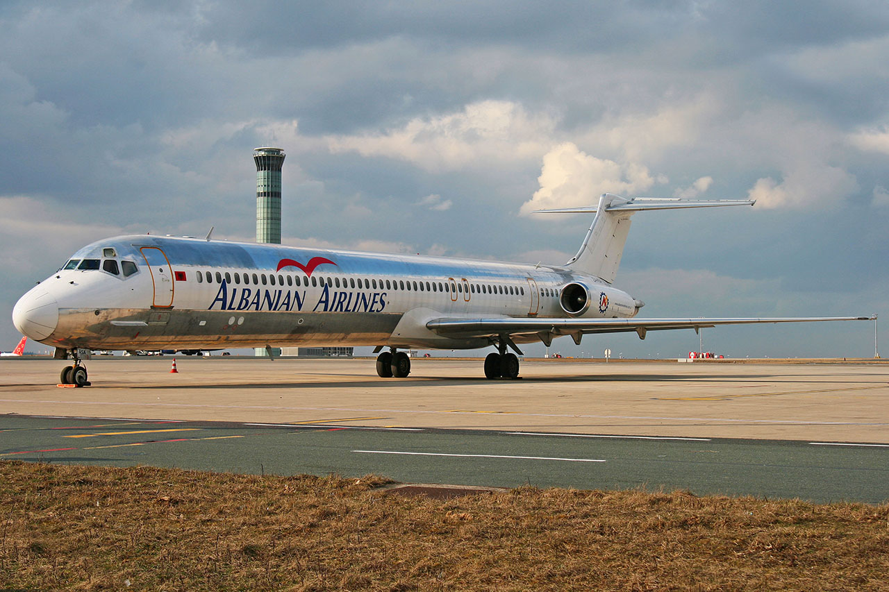 ./assets/img/aircraft/ZA-LBC-MD82-1.jpg