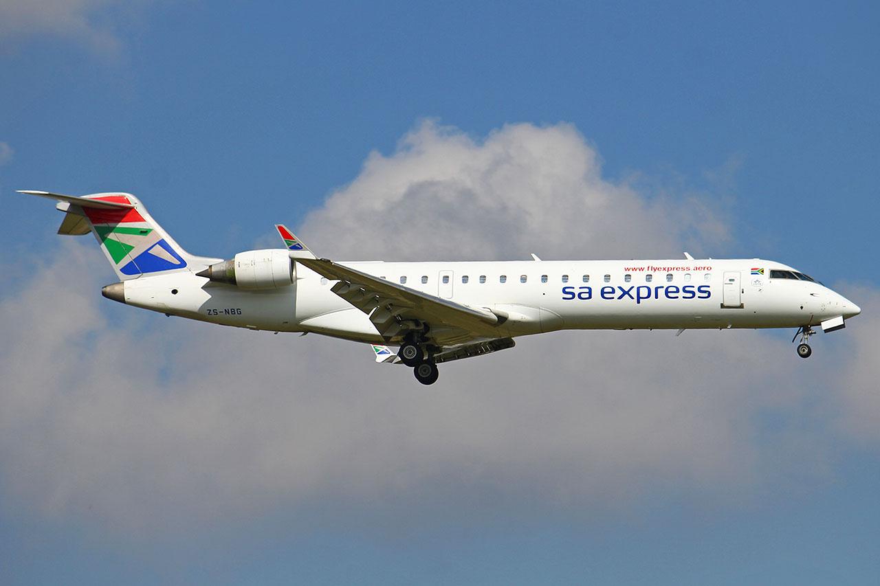 ./assets/img/aircraft/ZS-EXY-CRJ7-1.jpg